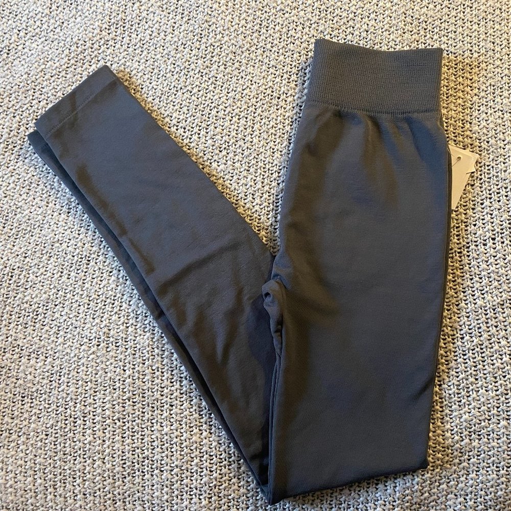 NWT - RUNWAY READY -- Grey Leggings